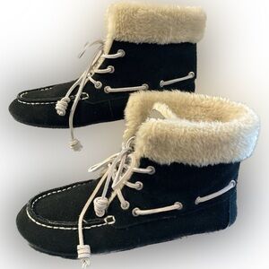 Cabela’s sz 8 black suede faux fur slipper